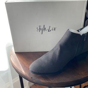 Suede booties western style heel size 10